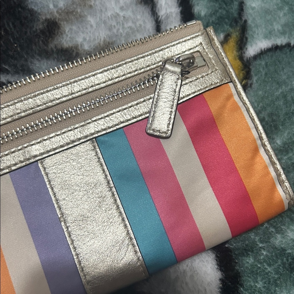 Coach Julia Legacy Stripe zippy wallet wristlet in sateen gold metallic leather. - Picture 3 of 11